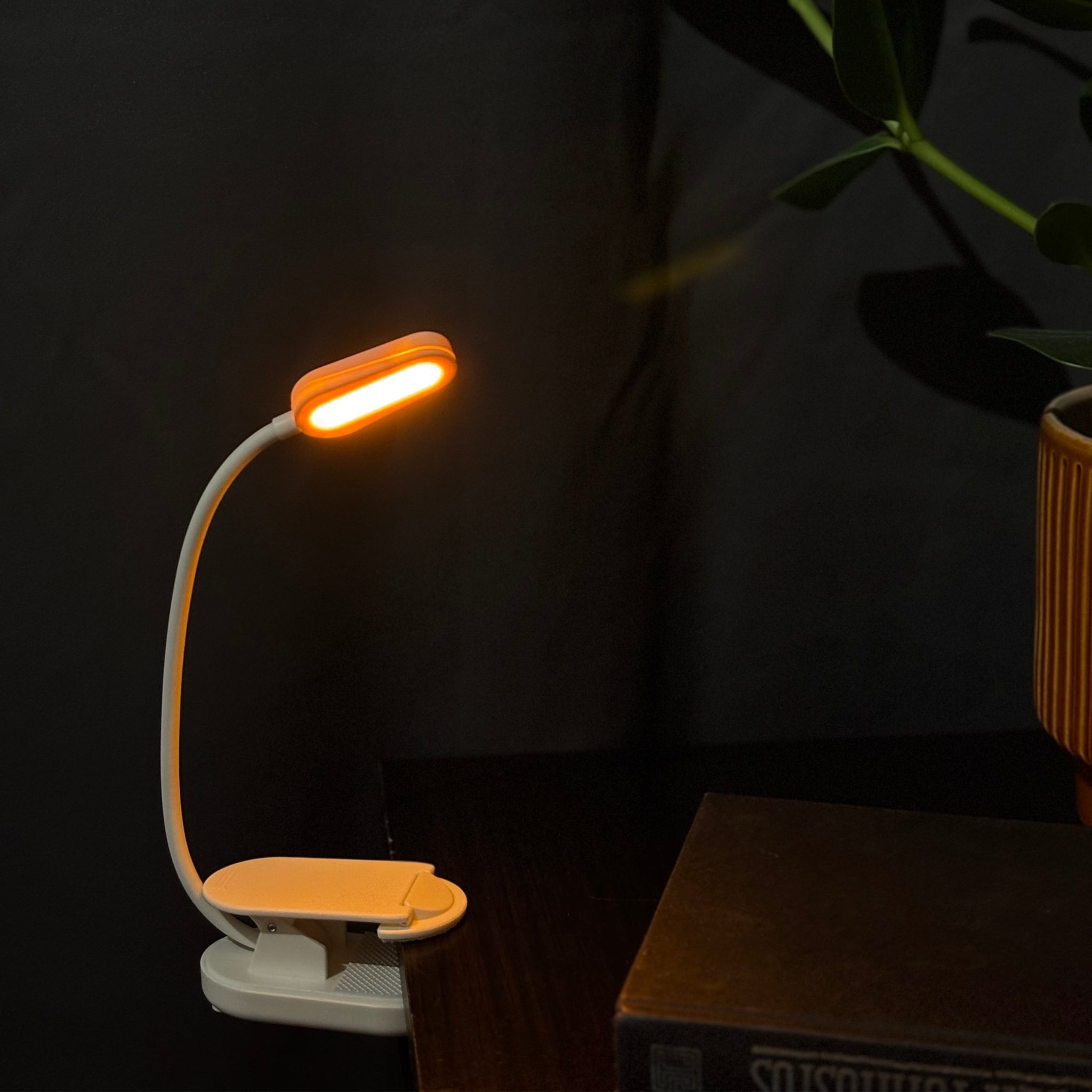 HOHDE lukuvalo valkoinen